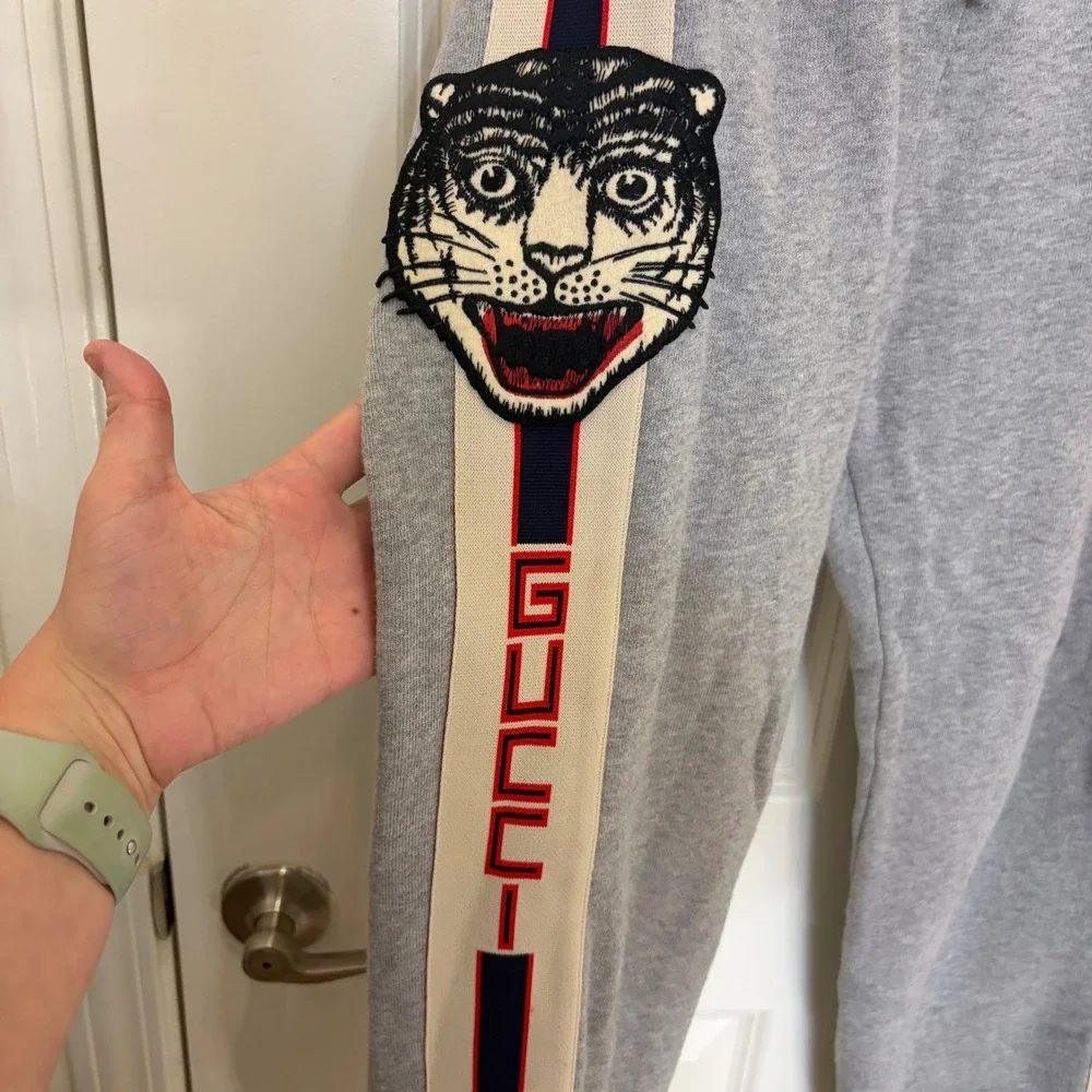 Gucci Mens Tiger Patch Logo Stripe Sweatpants Gray Joggers Made in Italy